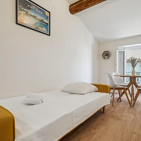 Апартаменти Viel - T2 Renove & Cosy *
